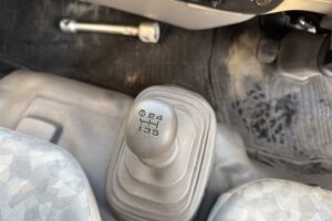 サムネイル: 平成20年　デュトロ２トン３段クレーンロング　パワーゲート　車検１年付