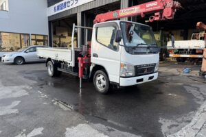 サムネイル: 平成17年　キャンター２トン３段クレーン　ロング　ラジコン　パラフック　車検1年付