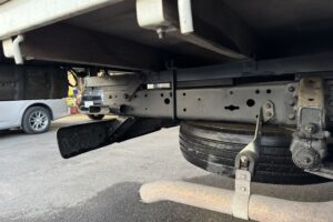 サムネイル: 平成17年　キャンター２トン３段クレーン　ロング　ラジコン　パラフック　車検1年付