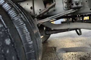 サムネイル: 平成17年　キャンター２トン３段クレーン　ロング　ラジコン　パラフック　車検1年付