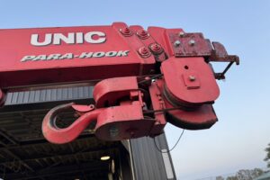 サムネイル: 平成17年　キャンター２トン３段クレーン　ロング　ラジコン　パラフック　車検1年付