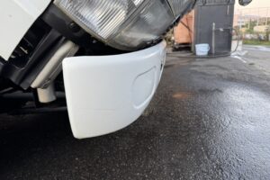 サムネイル: 平成17年　キャンター２トン３段クレーン　ロング　ラジコン　パラフック　車検1年付