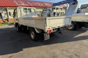 サムネイル: 令和１年　ダイナ　１．３５トン平　フルタイム4WD　車検１年付　