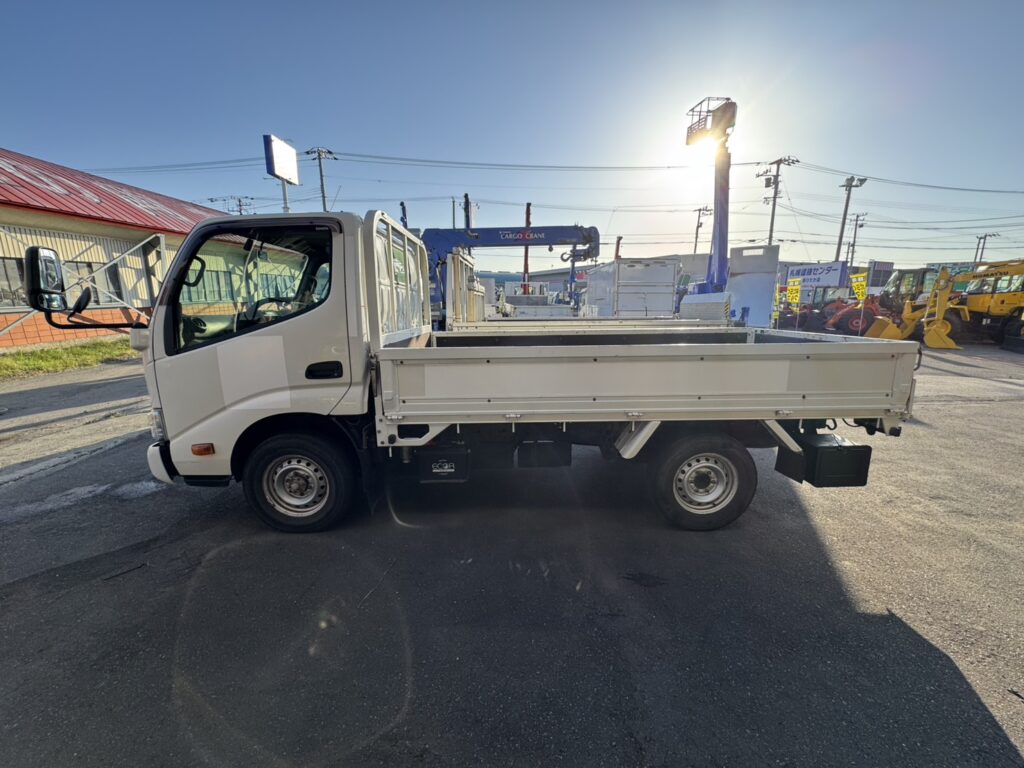 令和１年　ダイナ　１．３５トン平　フルタイム4WD　車検１年付　