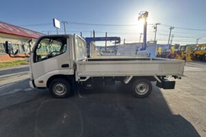 サムネイル: 令和１年　ダイナ　１．３５トン平　フルタイム4WD　車検１年付　