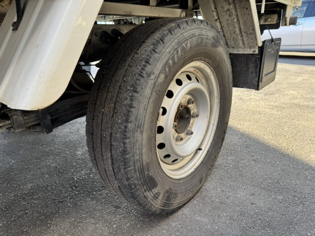 令和１年　ダイナ　１．３５トン平　フルタイム4WD　車検１年付　