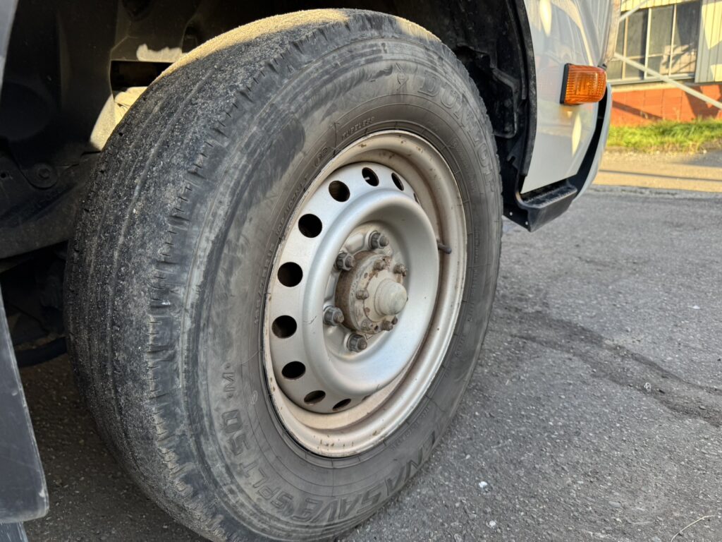 令和１年　ダイナ　１．３５トン平　フルタイム4WD　車検１年付　