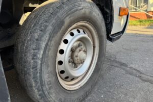 サムネイル: 令和１年　ダイナ　１．３５トン平　フルタイム4WD　車検１年付　