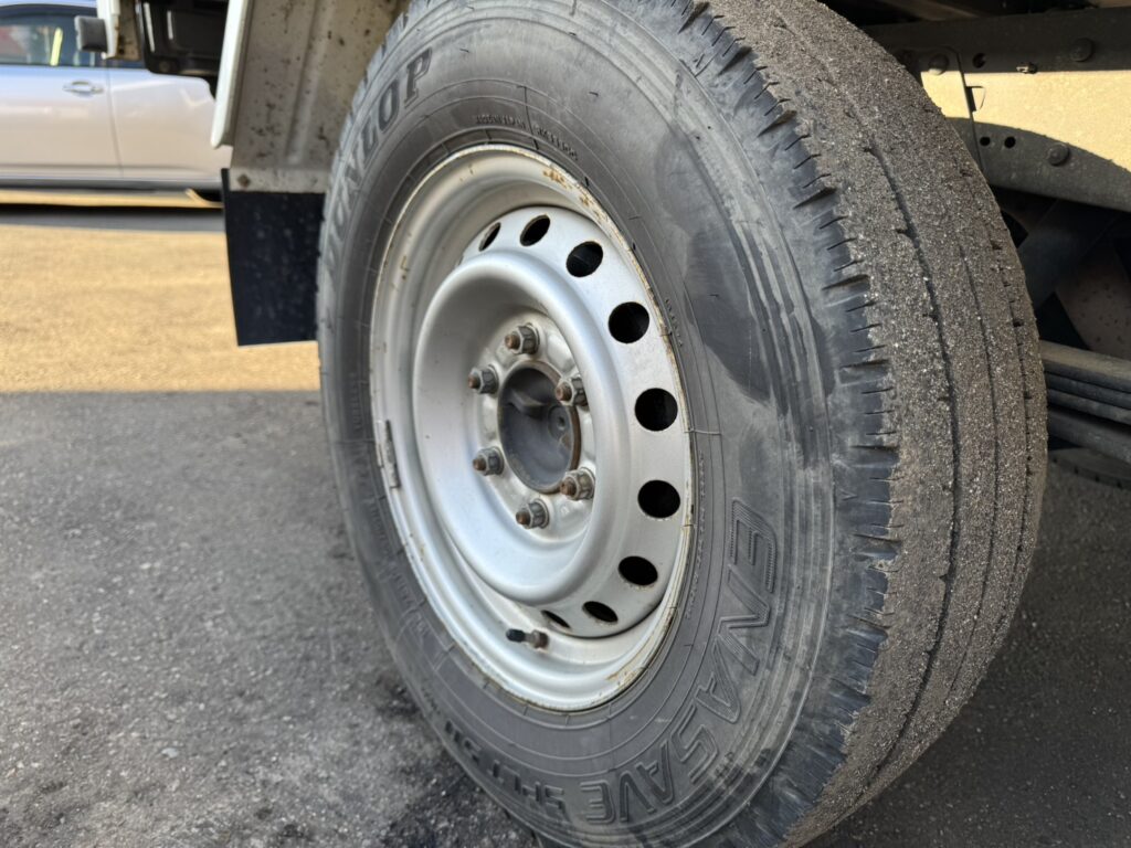 令和１年　ダイナ　１．３５トン平　フルタイム4WD　車検１年付　