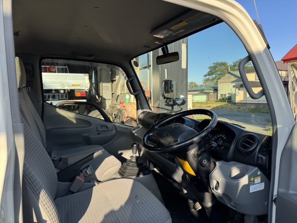 令和１年　ダイナ　１．３５トン平　フルタイム4WD　車検１年付　
