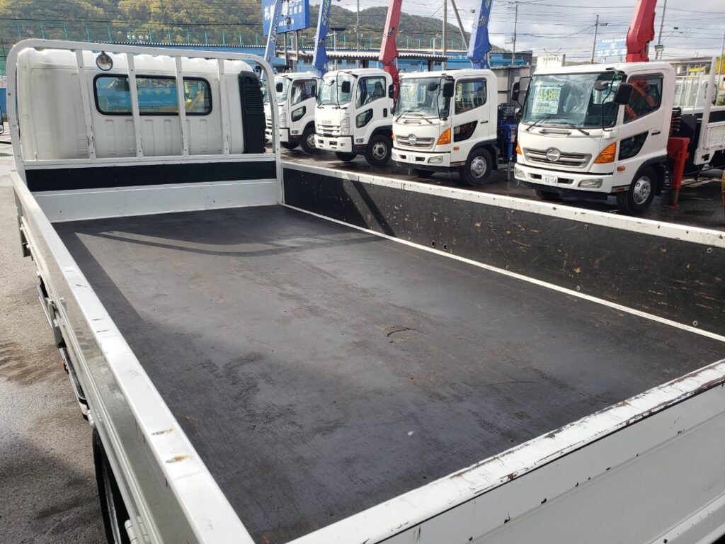 平成25年式トヨエース平ボデー積載4000㎏ワイドロング