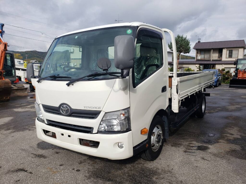 平成25年式トヨエース平ボデー積載4000㎏ワイドロング