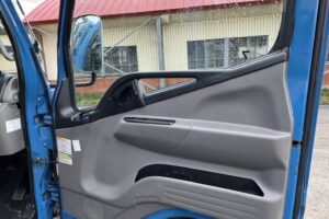 サムネイル: 平成30年　キャンター2トン平ワイドロング 車検1年付