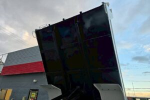 サムネイル: 平成26年 日野 レンジャー 4トンダンプ 電動コボレーン付(車検1年付)