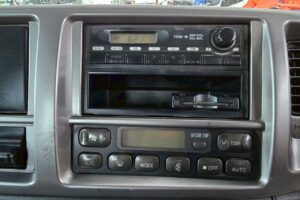 サムネイル: 平成26年 日野 レンジャー 4トンダンプ 電動コボレーン付(車検1年付)