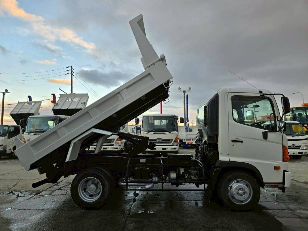 平成26年 日野 レンジャー 4トンダンプ 電動コボレーン付(車検1年付)