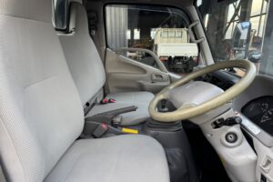 サムネイル: 平成20年　トヨエース2トン平　4WD　フル装備　5MT　車検1年付