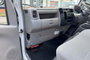 サムネイル: 平成20年　トヨエース2トン平　4WD　フル装備　5MT　車検1年付