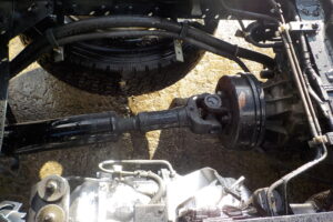 サムネイル: 平成27年 エルフ2tダンプ 電動コボレーン