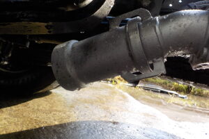 サムネイル: 平成27年 エルフ2tダンプ 電動コボレーン