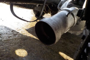 サムネイル: 平成27年 エルフ2tダンプ 電動コボレーン