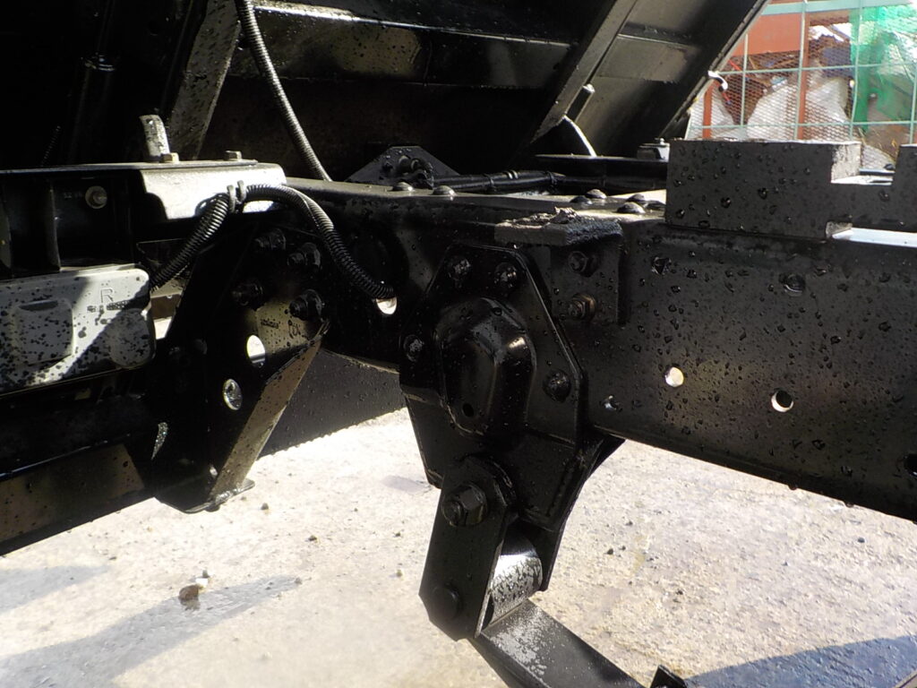 平成27年 エルフ2tダンプ 電動コボレーン