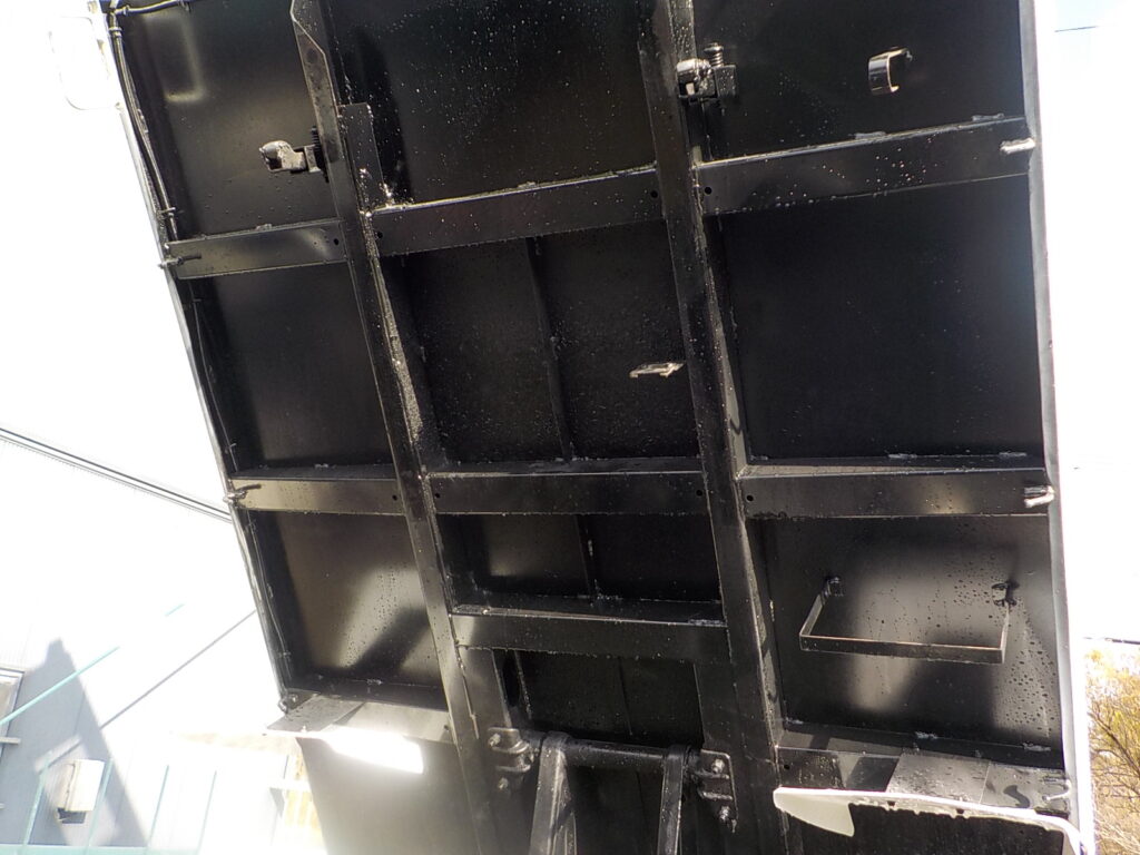 平成27年 エルフ2tダンプ 電動コボレーン