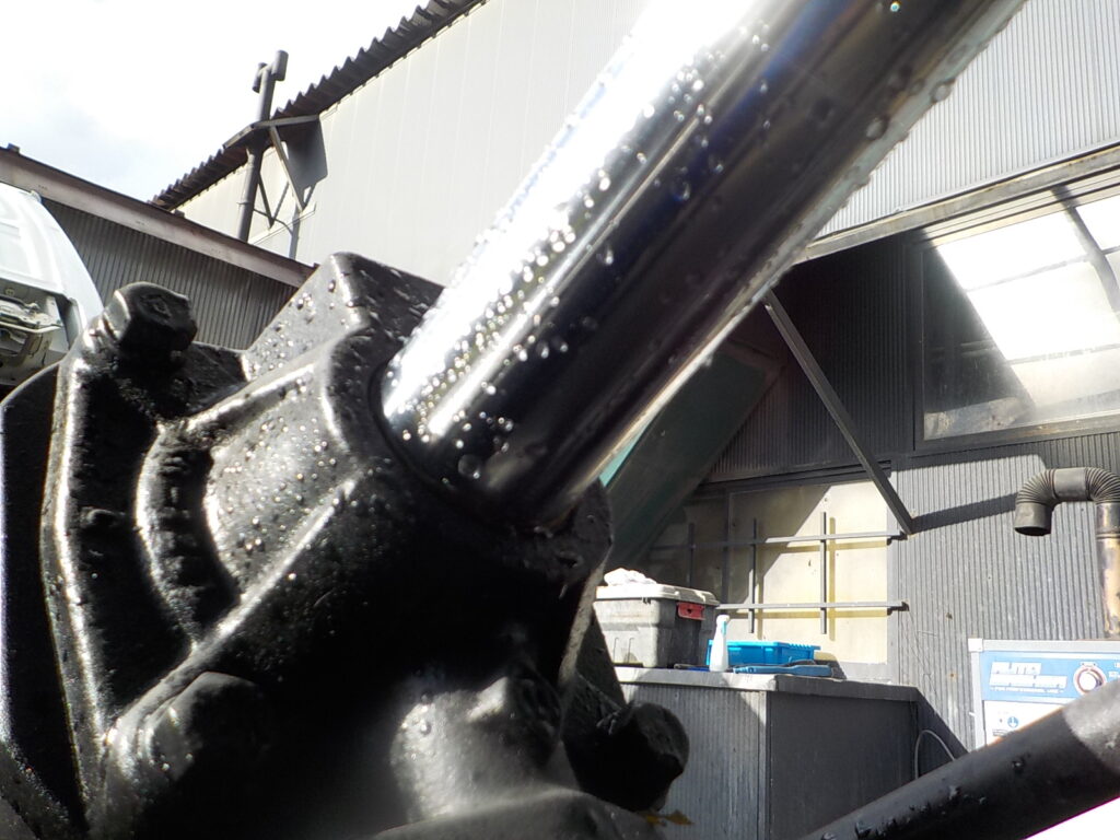 平成27年 エルフ2tダンプ 電動コボレーン