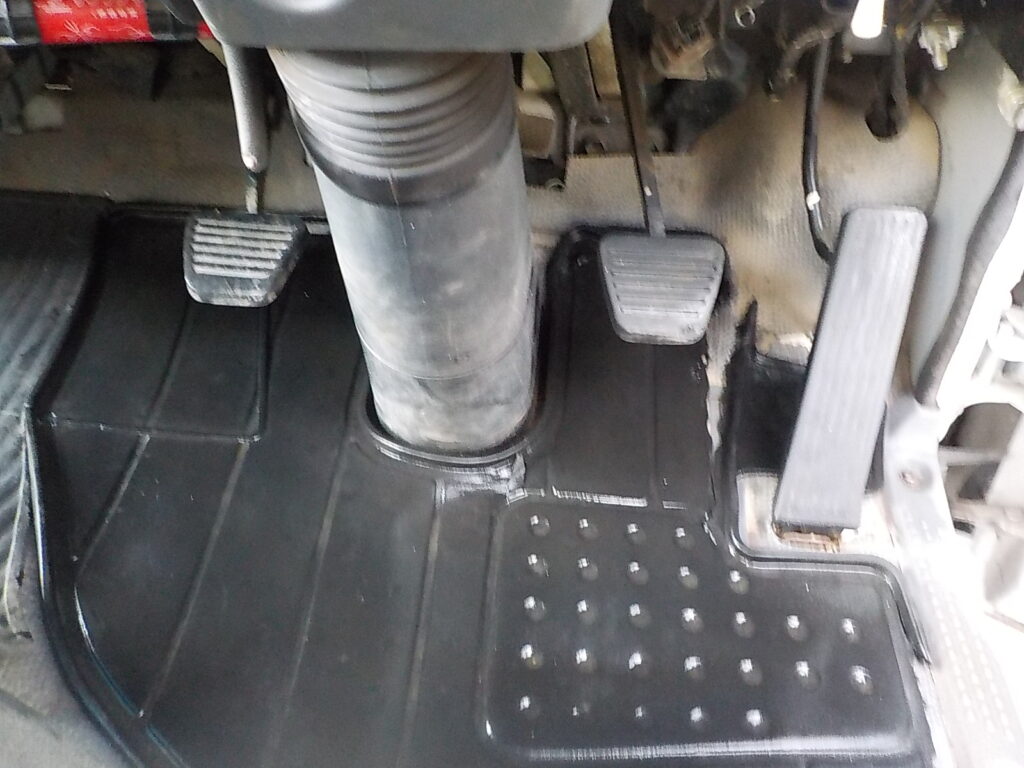 平成27年 エルフ2tダンプ 電動コボレーン