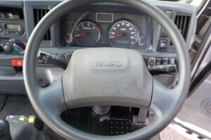 サムネイル: 平成27年 エルフ2tダンプ 電動コボレーン