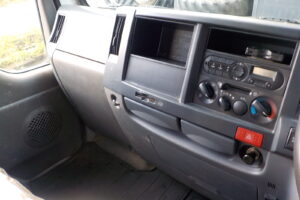 サムネイル: 平成27年 エルフ2tダンプ 電動コボレーン