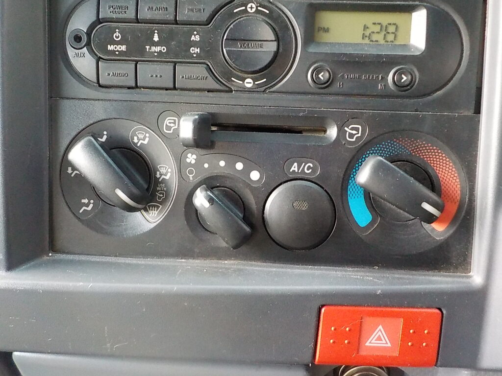 平成27年 エルフ2tダンプ 電動コボレーン