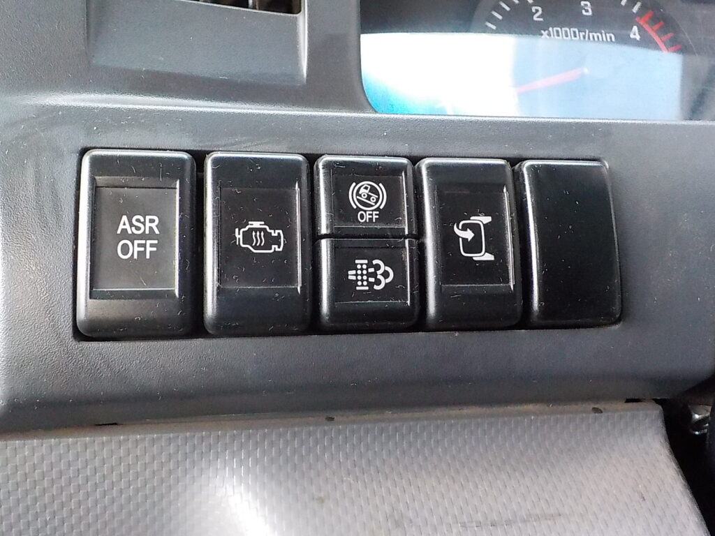 平成27年 エルフ2tダンプ 電動コボレーン