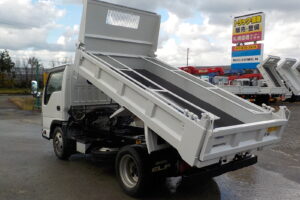 サムネイル: 平成27年 エルフ2tダンプ 電動コボレーン