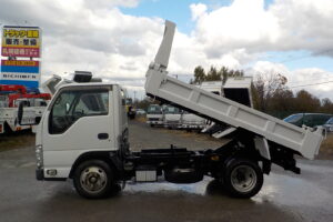 サムネイル: 平成27年 エルフ2tダンプ 電動コボレーン