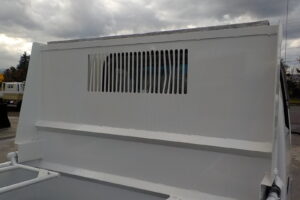 サムネイル: 平成27年 エルフ2tダンプ 電動コボレーン