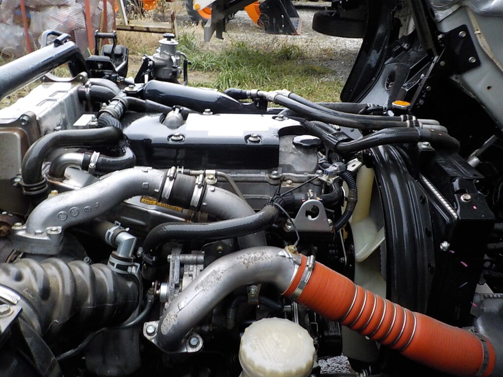 平成２９年式　いすゞ　フォワード　４ｔダンプ　