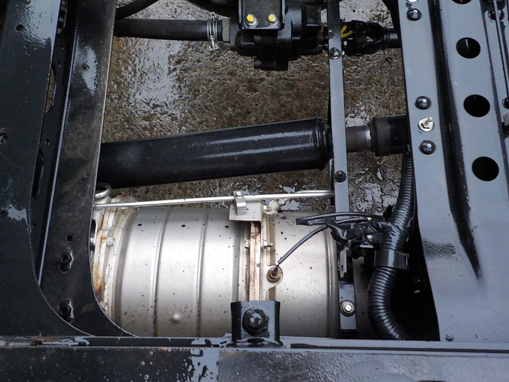 平成２９年式　いすゞ　フォワード　４ｔダンプ　