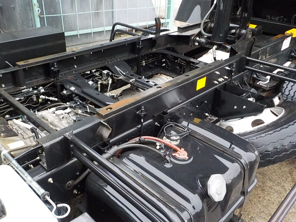 平成２９年式　いすゞ　フォワード　４ｔダンプ　