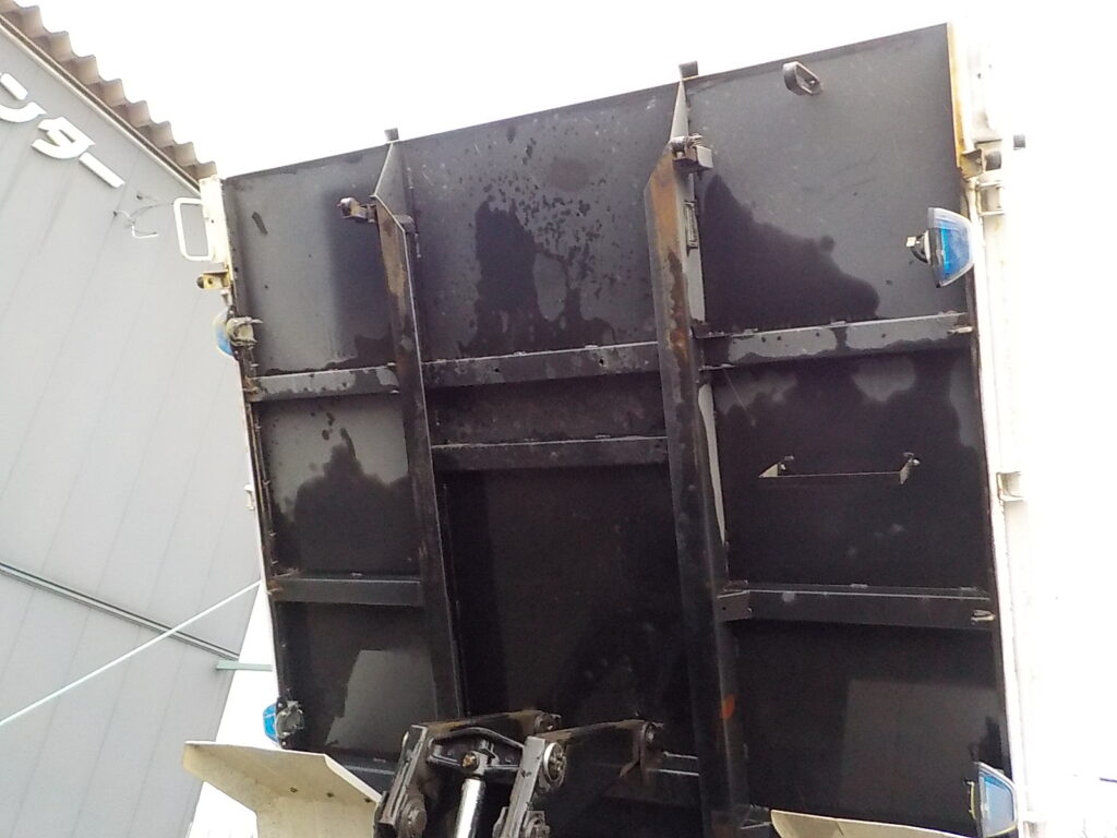 平成２９年式　いすゞ　フォワード　４ｔダンプ　