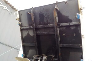 サムネイル: 平成２９年式　いすゞ　フォワード　４ｔダンプ　