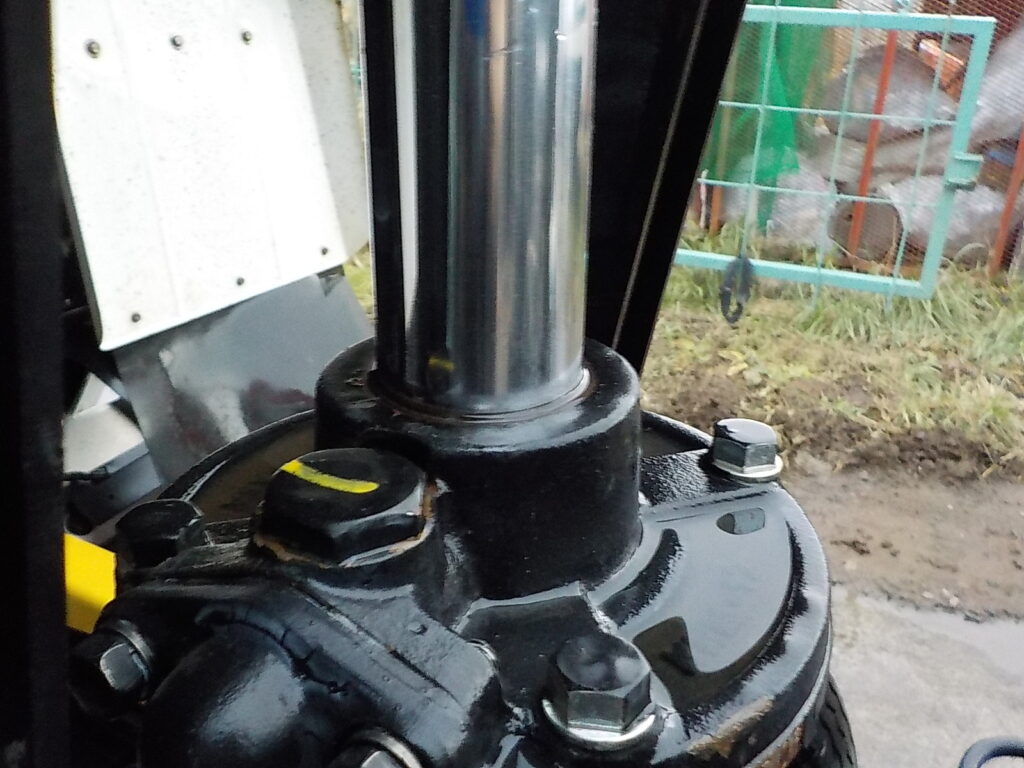 平成２９年式　いすゞ　フォワード　４ｔダンプ　