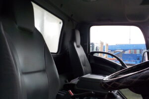 サムネイル: 平成２９年式　いすゞ　フォワード　４ｔダンプ　