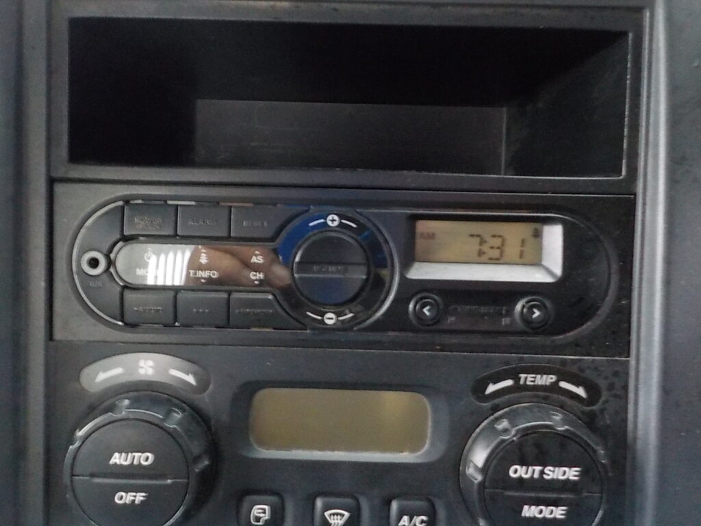 平成２９年式　いすゞ　フォワード　４ｔダンプ　