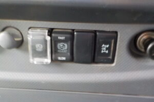 サムネイル: 平成２９年式　いすゞ　フォワード　４ｔダンプ　