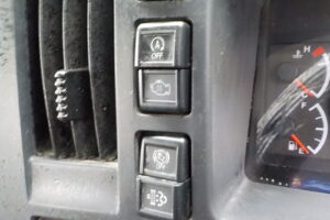 サムネイル: 平成２９年式　いすゞ　フォワード　４ｔダンプ　