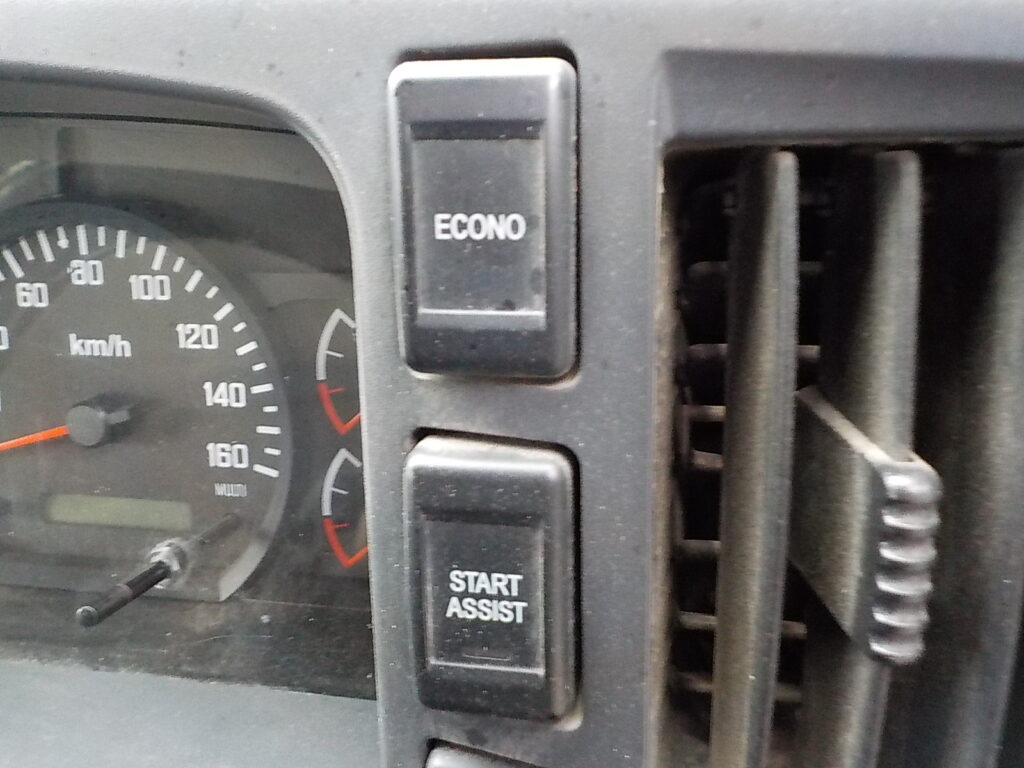 平成２９年式　いすゞ　フォワード　４ｔダンプ　