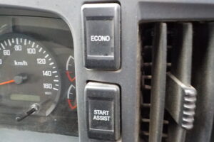 サムネイル: 平成２９年式　いすゞ　フォワード　４ｔダンプ　