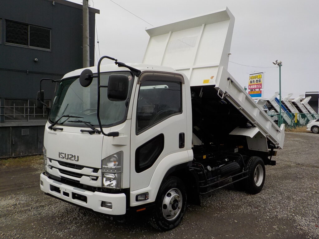 平成２９年式　いすゞ　フォワード　４ｔダンプ　