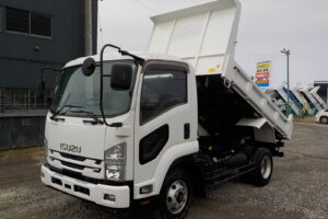 平成２９年式　いすゞ　フォワード　４ｔダンプ　